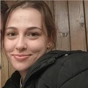 Graduada Psicología imparte clases a niños de cualquier edad